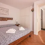 Guesthost - Cala Flores Gem - Sea View Lovely 아파트